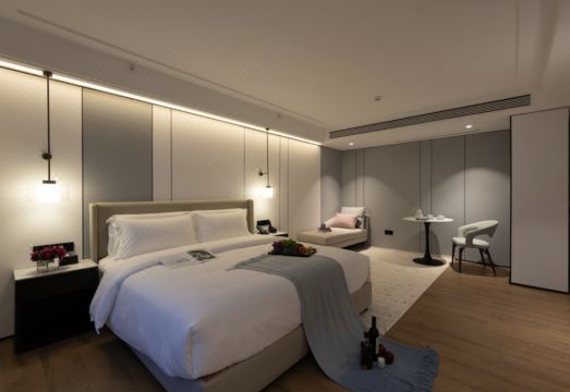 MET NIGHT·美奈酒店外景图