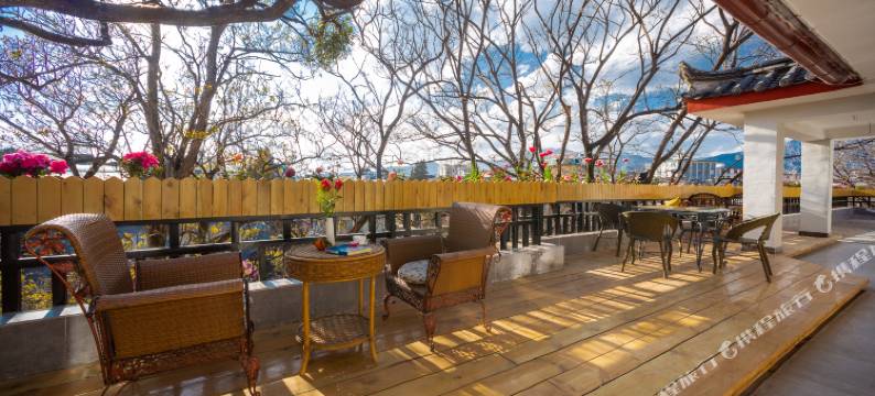 丽江龙宫假日客栈图片