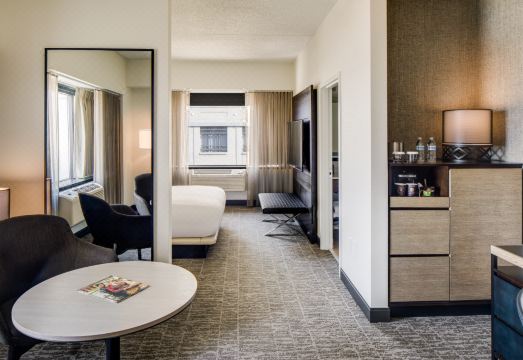 DoubleTree by Hilton Hotel & Suites Jersey CityHotel Overview