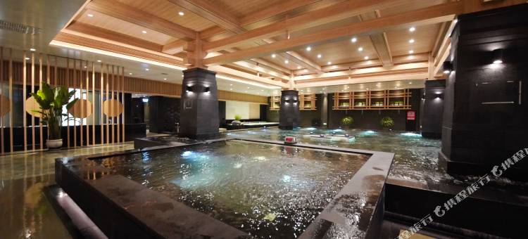 鹿鸣温泉酒店(万峰通化滑雪度假区店)图片