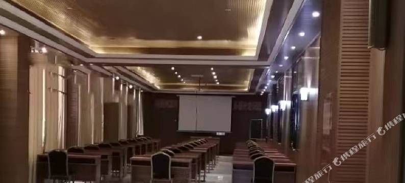 德令哈红晶天大酒店图片