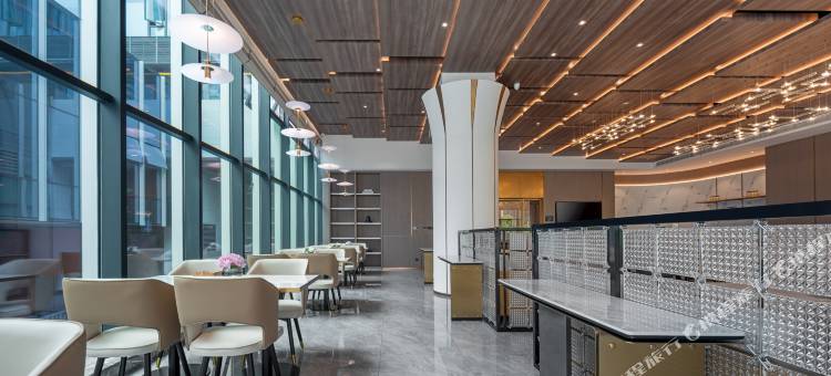 长沙滨江金融中心亚朵酒店图片