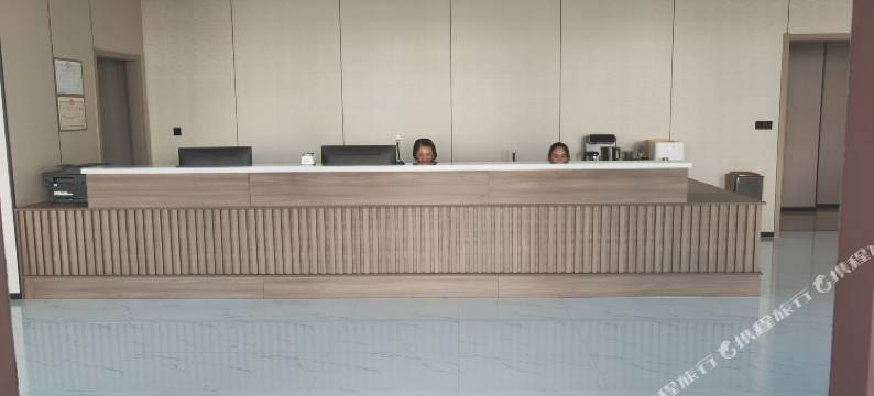 鸿润酒店(徐水崔庄中学店)图片