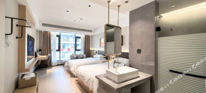 施秉云漫酒店(杉木河夜漂景区大门店)图片