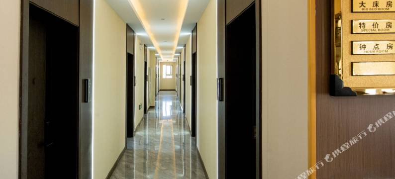 七彩丹霞山舍别院图片