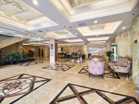 白金汉宫大酒店