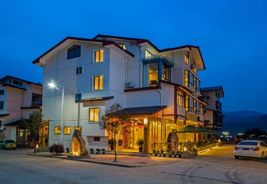 Sanqiushu Meixue Hotel (Wuyishan Yilv Yangguang No.3 Branch) over view