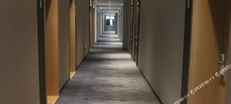 白玉兰酒店(大连西安路地铁站店)图片