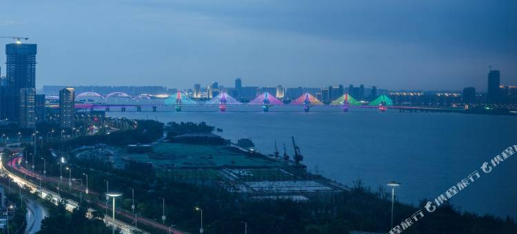 象湖艳阳天公寓(南昌南京西路店)图片