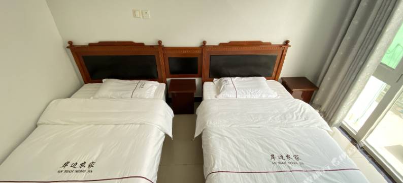 野三坡岸边农家院图片