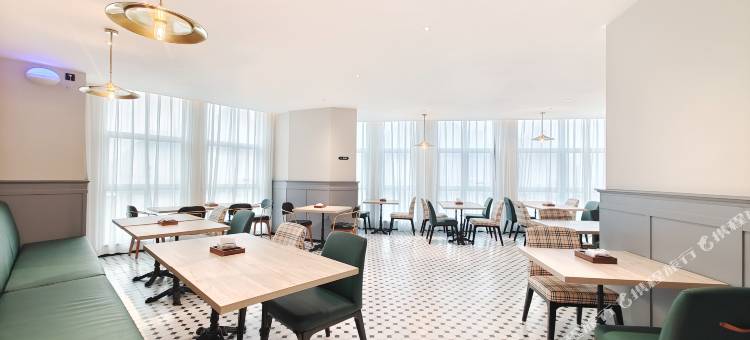 和光·ALIENSPACE外星人电竞酒店(贵阳火车北站国际会展中心店)图片