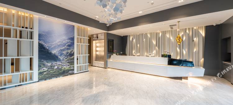 阿勒泰万驰广场迎宾路亚朵酒店图片