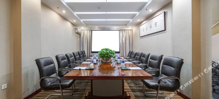 颐君酒店(洛阳高铁龙门站八里堂地铁站店)图片