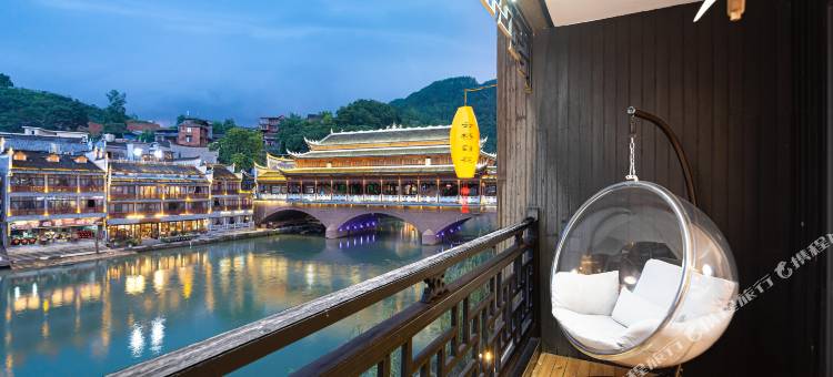 凤凰云桥自在江景精品民宿(凤凰古城云桥店)图片