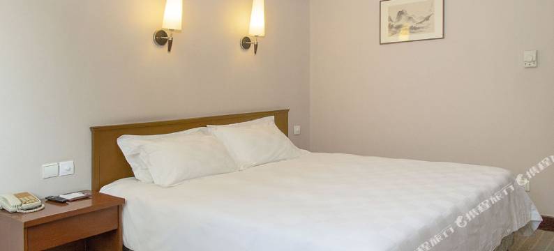 上海由由大酒店(仁济东院塘桥地铁站店)图片