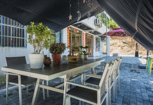 Qingchunfeng Homestay Hotel Overview