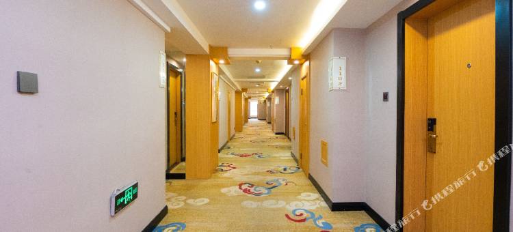 新乡云朵酒店(火车站胖东来店)图片