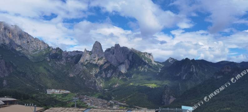 扎尕那央吉藏家乐民宿(达日观景台店)图片