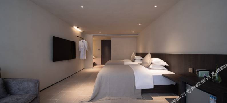 七封信·逅山非遗研学文化民宿(西江千户苗寨观景台店)图片