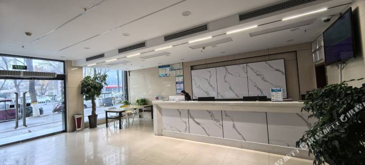 云芮酒店(新乡金穗大道人民公园店)图片