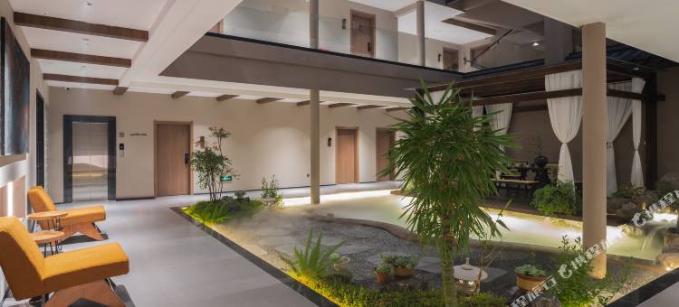 楚雄予舍美宿酒店(彝人古镇店)图片