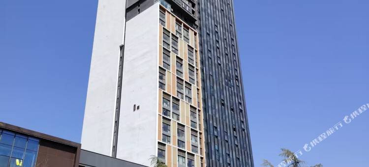 美誉青年民宿(高新万科广场店)图片