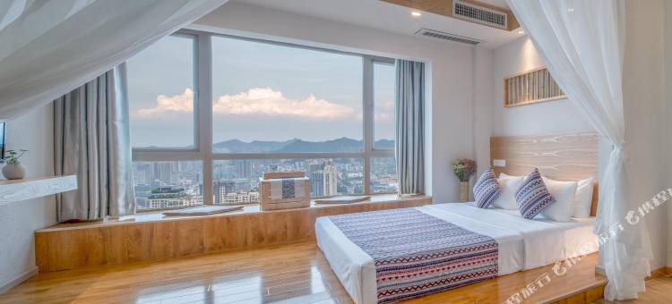 采云·椿叙高空观景城市民宿(花果园白宫购物中心店)图片