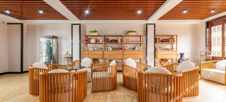 美人鱼假日酒店(镇江方山湖店)图片