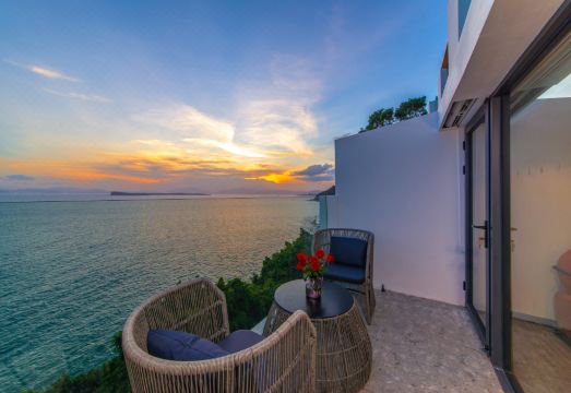 深圳一粟悬崖海景酒店外景图