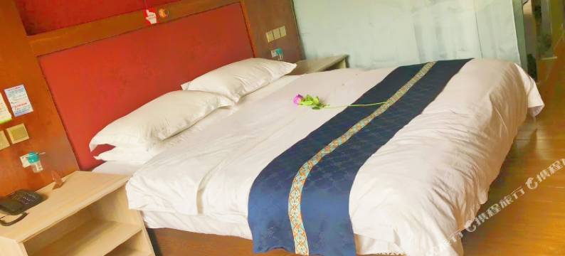 稻城亚丁藏亚文化酒店图片