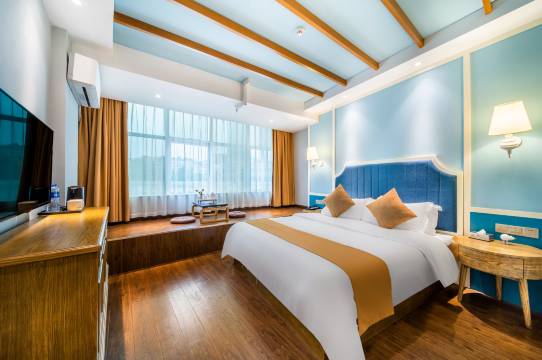 华谊·栖曼酒店(南宁青秀山地铁站店)