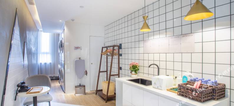 库尔勒孔雀河景观带滨河西路亚朵酒店图片