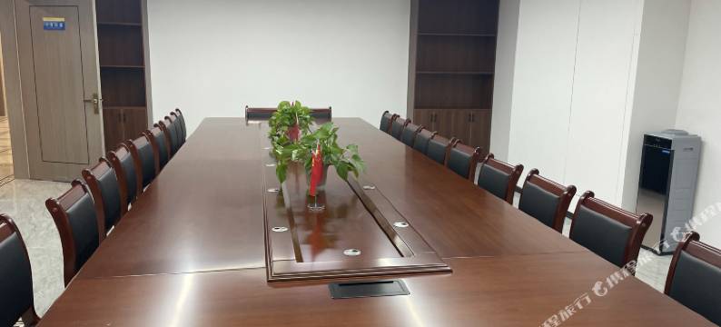 迭部生源酒店图片