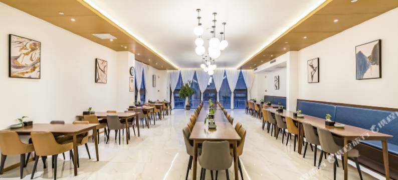 洛阳华晶银河湾酒店(天鹅湖伊河湿地游园店)图片