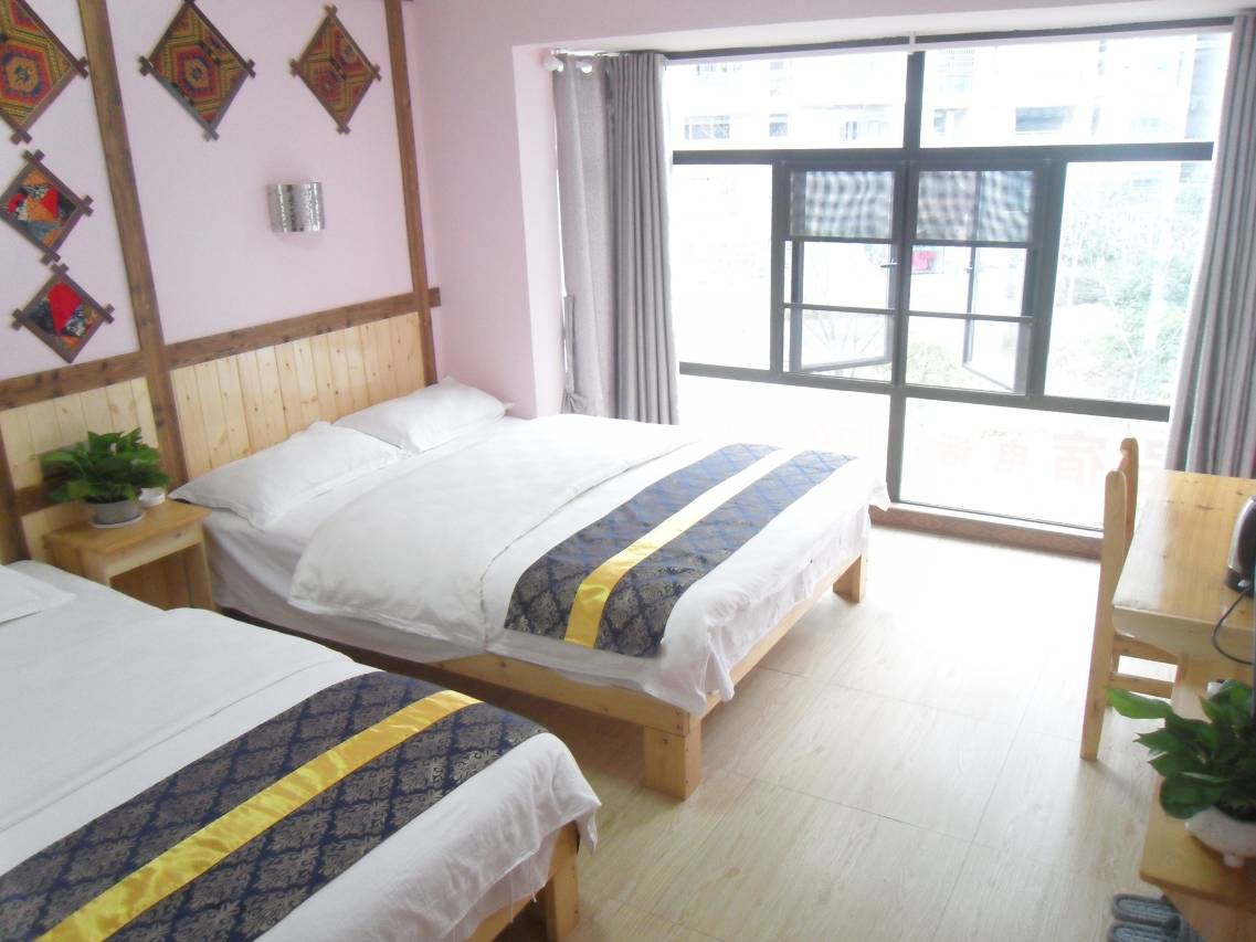 天门山潘英客栈