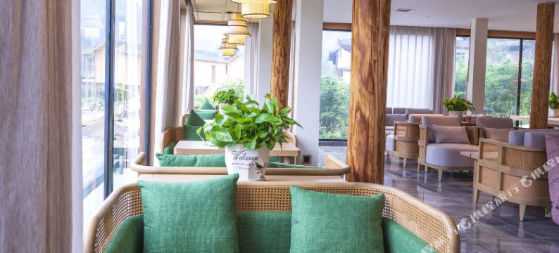 卜拉·丹江田居图片