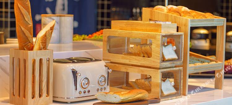 青岛台东啤酒街亚朵酒店图片