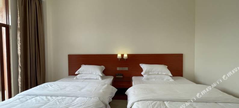 东兴苏堤客栈(万尾金滩店)图片