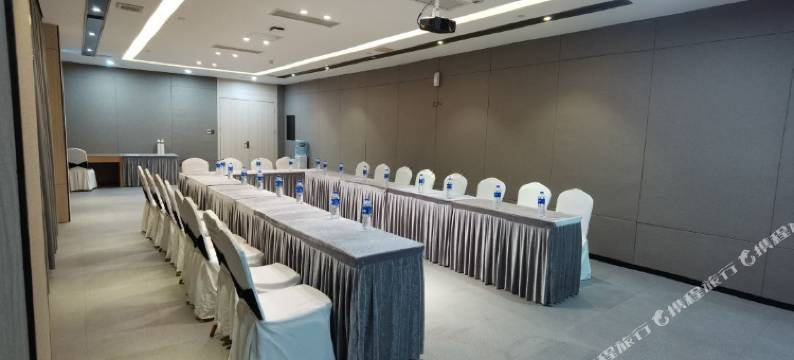 蔚蓝酒店(柳州柳南航鹰中学店)图片