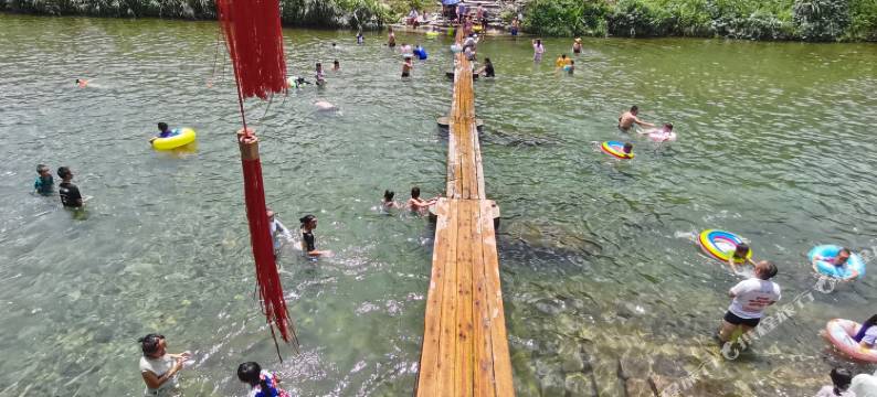 小丹江苗寨江畔全景民宿图片