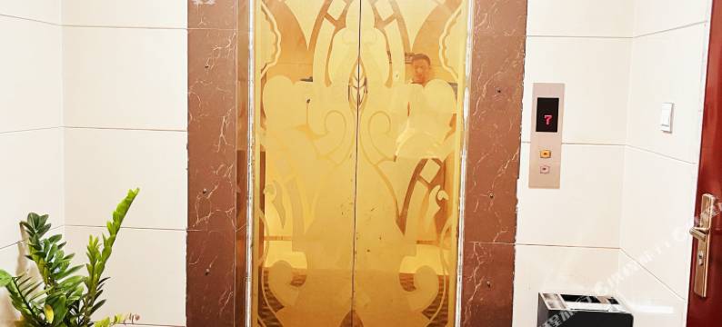 悦季时光酒店(泼水广场店)图片