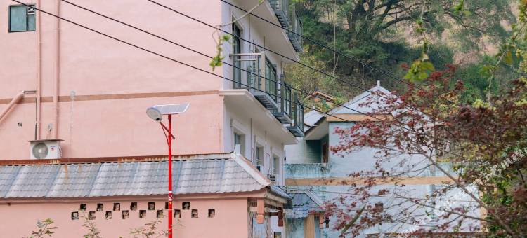 凌云山水居客栈(浩坤湖景区店)图片