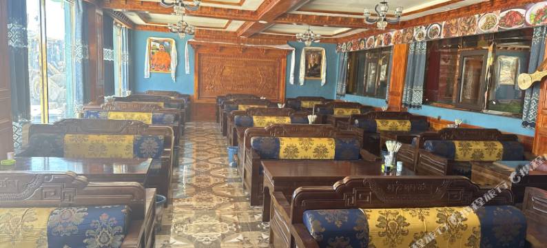 定日岗尖巴藏家大酒店图片