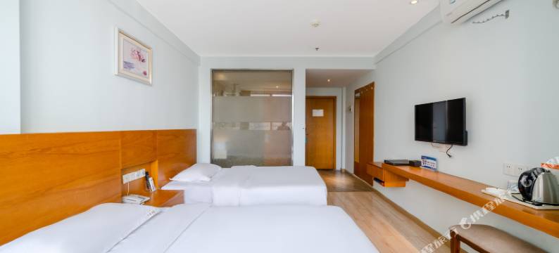 武汉泽睿酒店(武汉第一技术学校十里铺地铁站店)图片