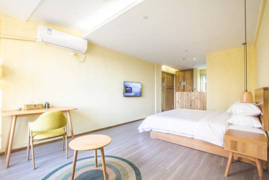 桐乡青藤素舍艺术酒店(濮院古镇佳源中心广场店)