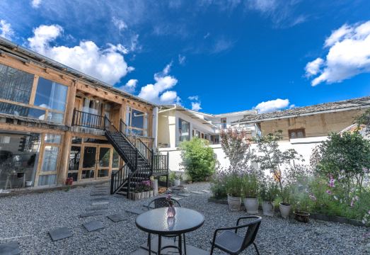 香格里拉独克宗古城悦尚精品民宿外景图