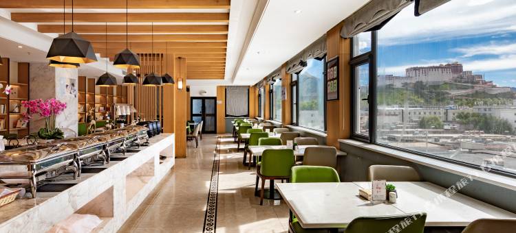 拉萨布达拉宫娘热南路亚朵酒店图片