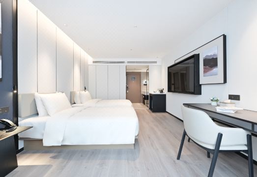 Atour Hotel  Bird's Nest&University of International Business Beijing Hotel Overview