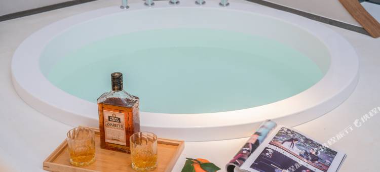 18度居智慧酒店(昆明万科魅力之城广卫地铁站店)图片