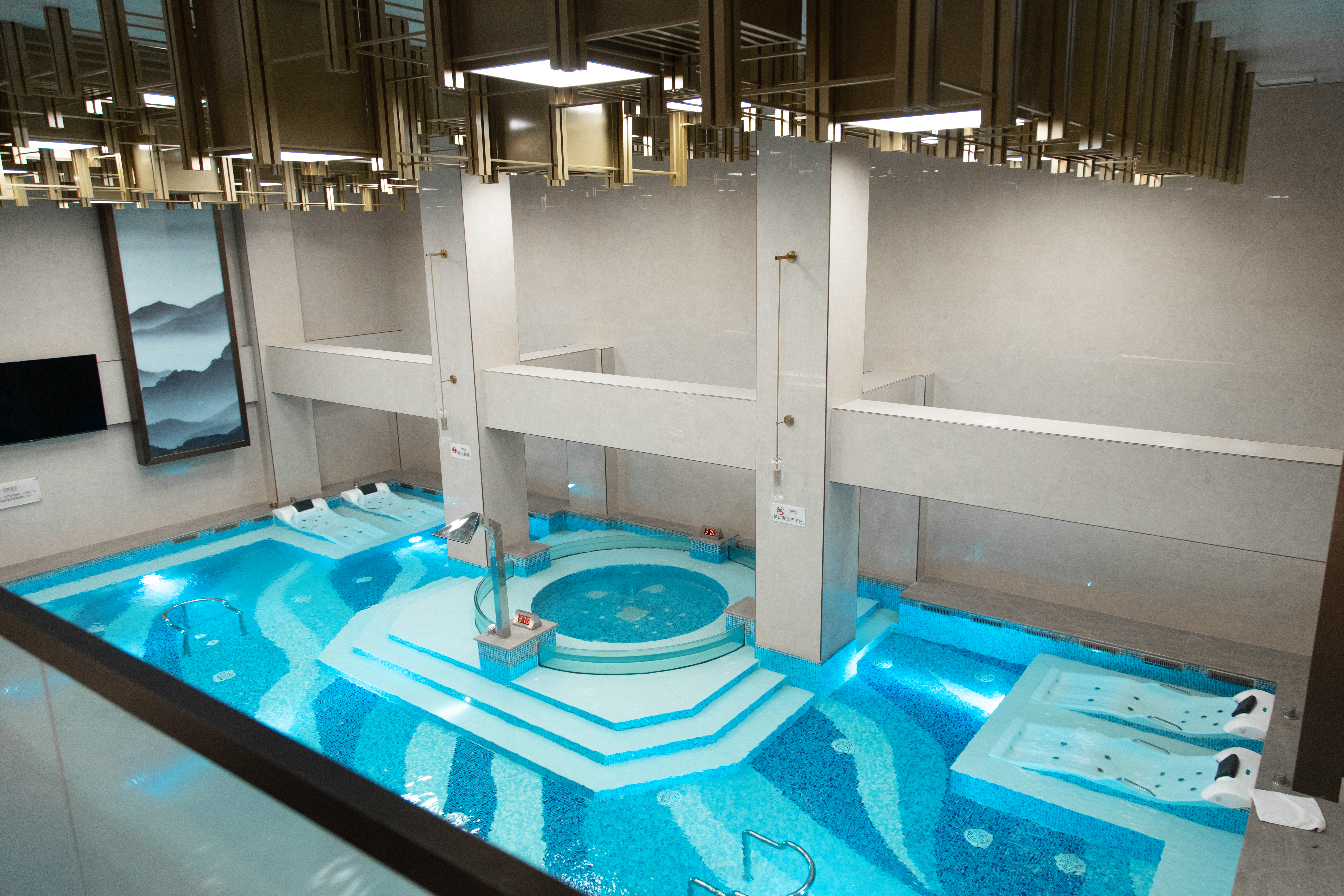 Yuehai Hotel FengningOver view